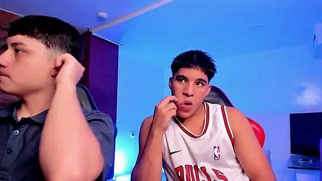 HotThreesoome online show from 03/12/26, 12:31