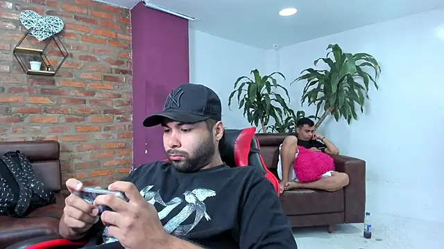 Snapshot of HotThreesoome chatting on 01/16/26, 12:53 HotThreesoome online show from 01/16/26, 12:53