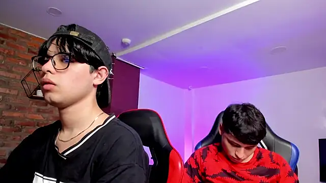 HotThreesoome online show from 03/06/26, 12:22