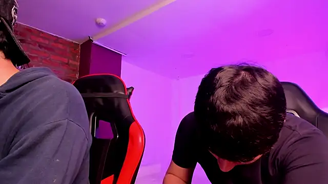 HotThreesoome online show from 03/30/26, 01:01