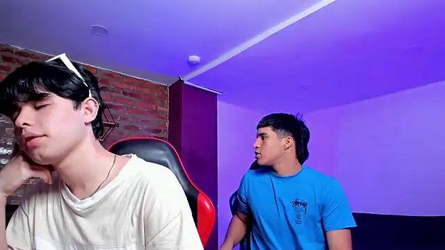 HotThreesoome online show from 03/10/26, 12:31