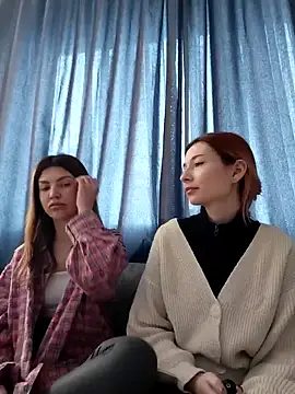 Snapshot of Zona52 chatting on 12/18/25, 07:35 Zona52 online show from 12/18/25, 07:35