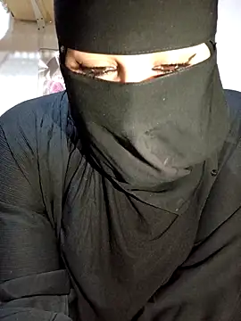 Snapshot of -Batta- chatting on 02/13/26, 02:39 -Batta- online show from 02/13/26, 02:39