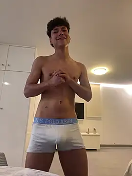 Snapshot of OnlyTyroone chatting on 03/25/26, 12:00 OnlyTyroone online show from 03/25/26, 12:00