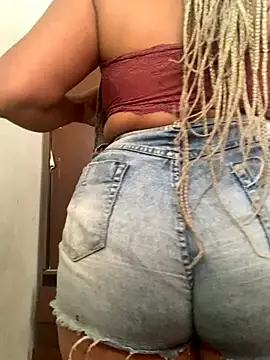 CorujinhaSafada online show from 12/15/25, 11:49