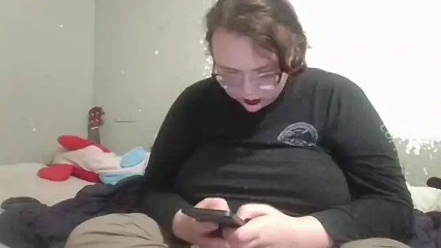 Snapshot of Rentastnrgurl chatting on 12/16/25, 12:53 Rentastnrgurl online show from 12/16/25, 12:53