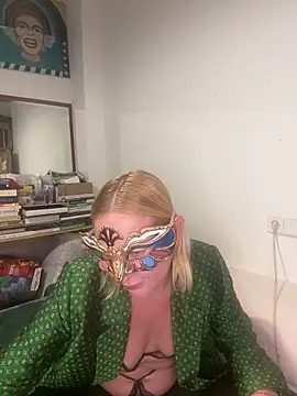 Snapshot of _DaLiDa_ chatting on 12/18/25, 12:09 DaLiDa online show from 12/18/25, 12:09