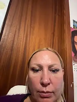 Snapshot of _DaLiDa_ chatting on 12/05/25, 05:55 DaLiDa online show from 12/05/25, 05:55