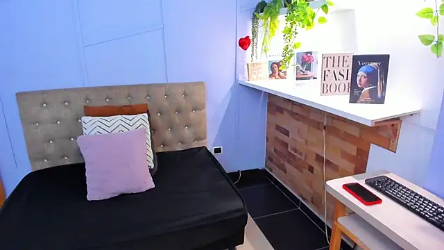 Snapshot of maiterivas chatting on 12/15/25, 08:03 maiterivas online show from 12/15/25, 08:03