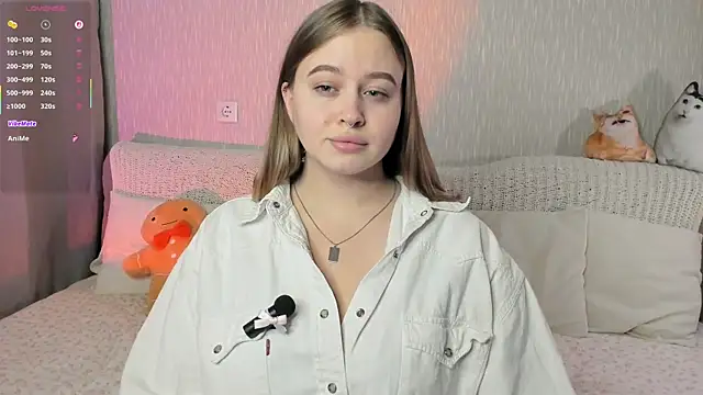 Snapshot of BlossomGaze chatting on 12/19/25, 02:26 BlossomGaze online show from 12/19/25, 02:26