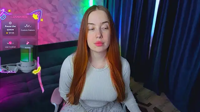 Snapshot of moon_siren chatting on 04/07/26, 03:03 moon siren online show from 04/07/26, 03:03