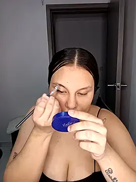 Valeriaa 21 online show from 05/19/26, 12:48