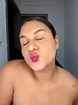 Valeriaa 21 online show from 03/18/26, 12:47