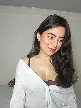 Snapshot of saasha_Petit chatting on 02/26/26, 10:37 saasha Petit online show from 02/26/26, 10:37