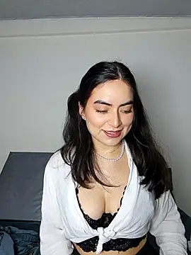 saasha Petit online show from 03/07/26, 11:05