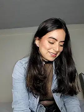 Snapshot of saasha_Petit chatting on 02/23/26, 11:22 saasha Petit online show from 02/23/26, 11:22