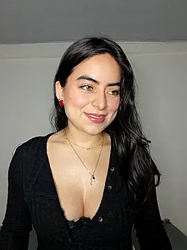 Snapshot of saasha_Petit chatting on 02/25/26, 10:26 saasha Petit online show from 02/25/26, 10:26