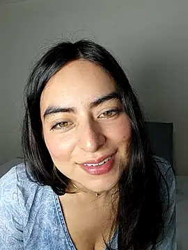 Snapshot of saasha_Petit chatting on 03/02/26, 11:06 saasha Petit online show from 03/02/26, 11:06