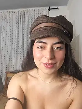 saasha Petit online show from 04/10/26, 11:39