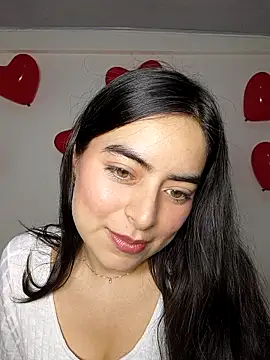 Snapshot of saasha_Petit chatting on 02/18/26, 10:33 saasha Petit online show from 02/18/26, 10:33