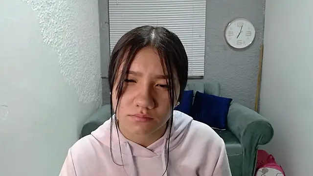 aurorafuckass online show from 12/17/25, 12:10