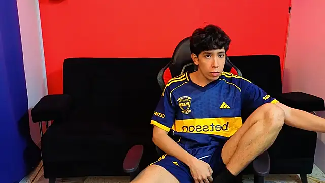 Snapshot of Neo_Twink chatting on 12/18/25, 07:07 Neo Twink online show from 12/18/25, 07:07