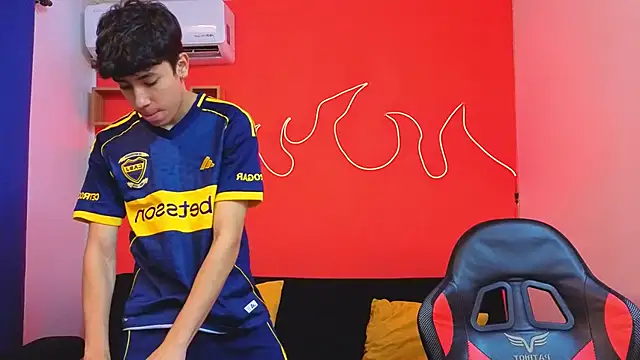 Snapshot of Neo_Twink chatting on 02/22/26, 01:24 Neo Twink online show from 02/22/26, 01:24