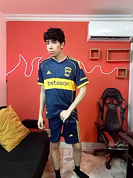 Snapshot of Neo_Twink chatting on 01/18/26, 04:32 Neo Twink online show from 01/18/26, 04:32