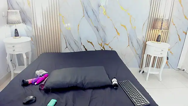 AprillRoss online show from 04/04/26, 12:34