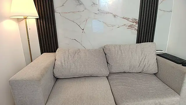 AprillRoss online show from 12/15/25, 12:33