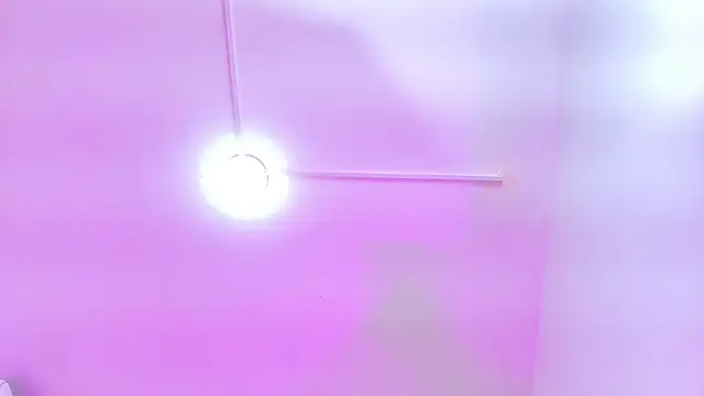 Snapshot of AprillRoss chatting on 01/13/26, 11:47 AprillRoss online show from 01/13/26, 11:47