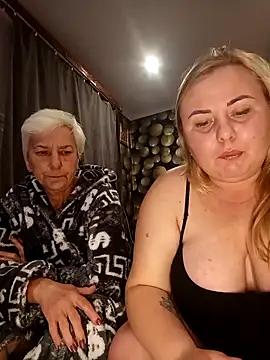 Snapshot of Ray_Thea chatting on 12/13/25, 08:04 Ray Thea online show from 12/13/25, 08:04