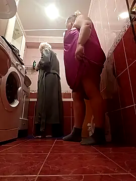 Snapshot of Ray_Thea chatting on 12/15/25, 08:31 Ray Thea online show from 12/15/25, 08:31