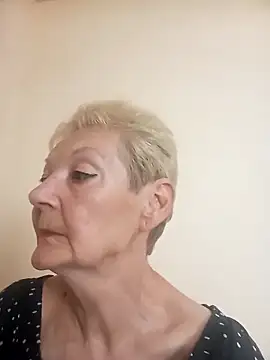Snapshot of Calypso-Loove chatting on 06/21/26, 01:17 Calypso-Loove online show from 06/21/26, 01:17