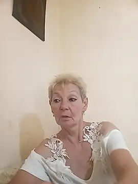Snapshot of Calypso-Loove chatting on 06/23/26, 10:02 Calypso-Loove online show from 06/23/26, 10:02