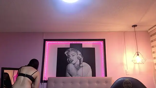 Sara valderrama  online show from 02/13/26, 12:38