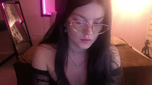 Sara valderrama  online show from 02/05/26, 07:21