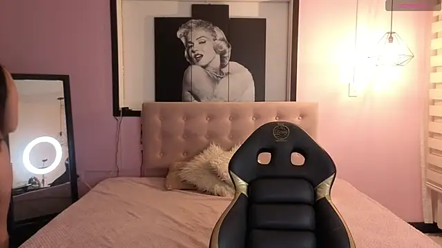 Sara valderrama  online show from 04/10/26, 11:50