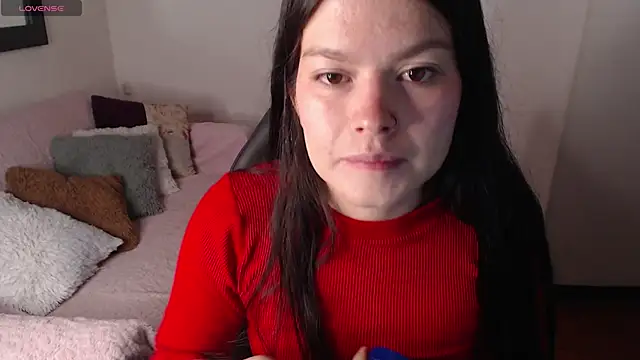 Sara valderrama  online show from 12/17/25, 01:16