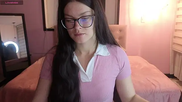Snapshot of Sara_valderrama_ chatting on 06/02/26, 01:00 Sara valderrama online show from 06/02/26, 01:00
