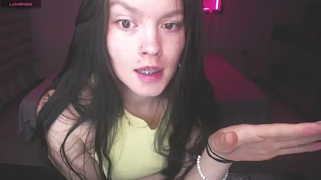 Sara valderrama  online show from 01/05/26, 05:27