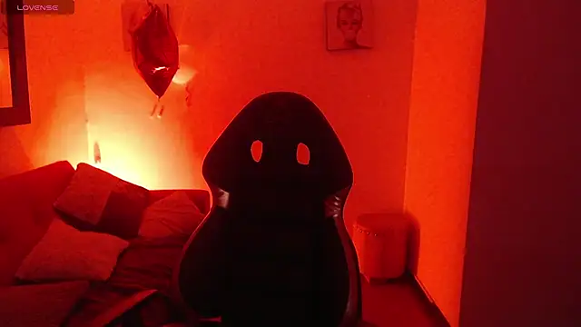 Sara valderrama  online show from 03/15/26, 12:45