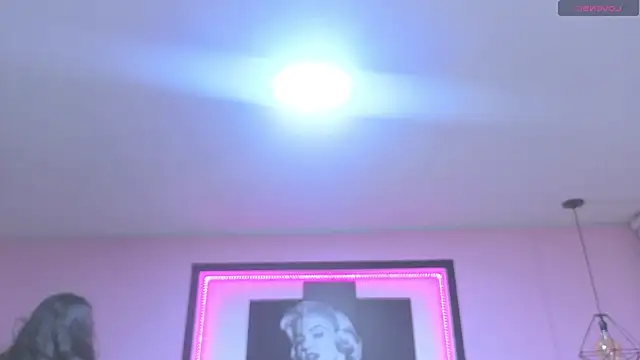 Sara valderrama  online show from 02/19/26, 12:02