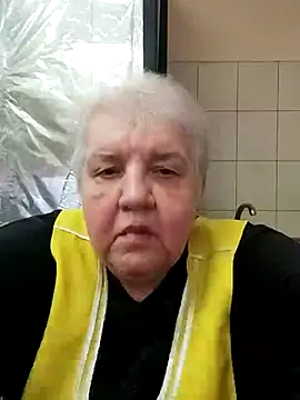 Snapshot of HapinessLovee chatting on 12/17/25, 12:43 HapinessLovee online show from 12/17/25, 12:43