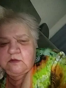 HapinessLovee online show from 12/21/25, 04:41