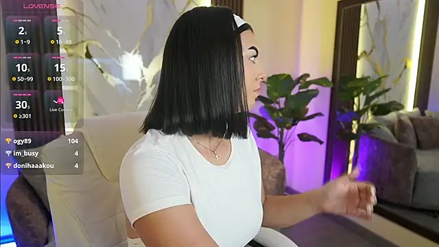 Snapshot of LiaWheeler chatting on 12/16/25, 07:07 LiaWheeler online show from 12/16/25, 07:07