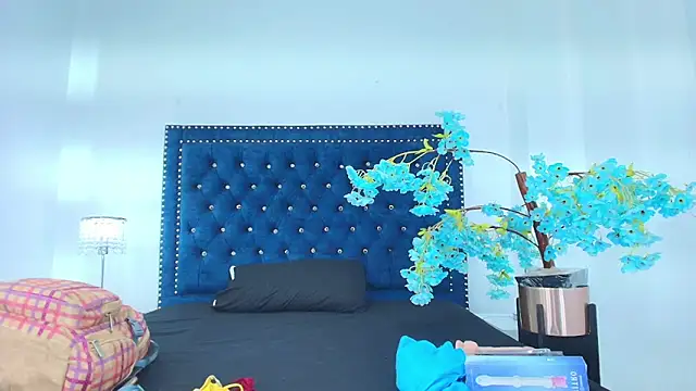 Velora nigth online show from 04/07/26, 11:45