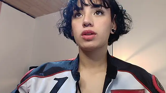 Kiara Fox   online show from 02/06/26, 05:20