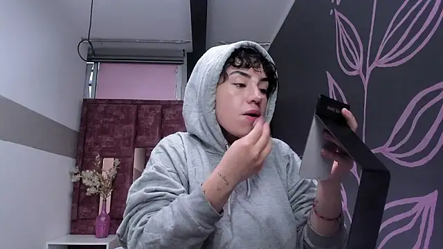 Kiara Fox   online show from 03/22/26, 11:01