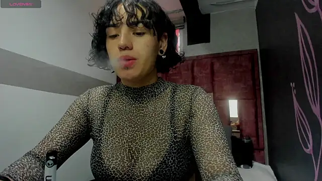 Kiara Fox   online show from 04/17/26, 09:17